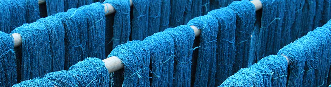 Dyeing blue yarn 