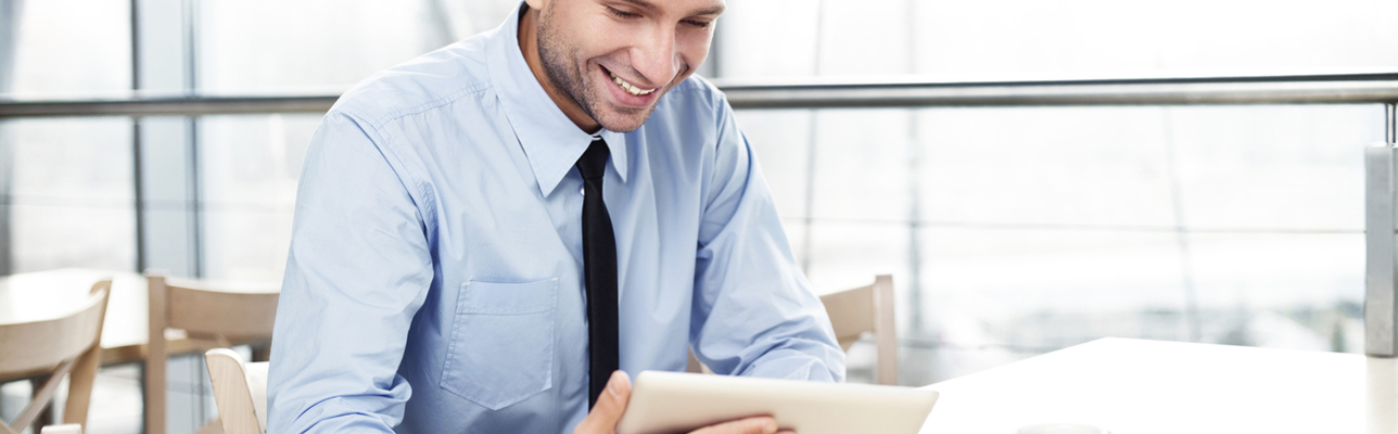 Banner-businessman con un tablet